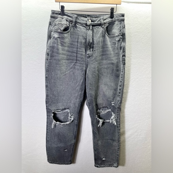 American Eagle Distressed Highest Rise Mom Jeans Womens 12 Short Black 2312 - Picture 1 of 11